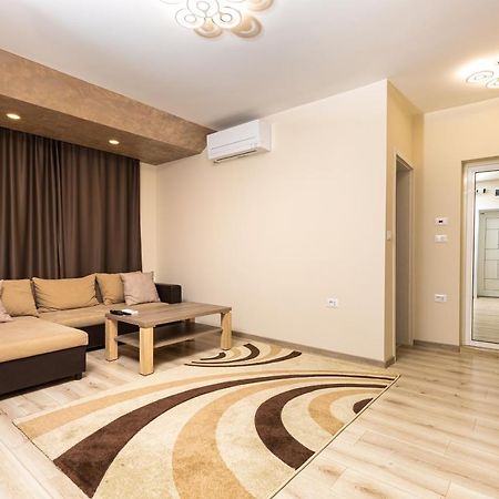 Sunny 1Bd Apartment In Old Town By Flat Mаnager بلوفديف المظهر الخارجي الصورة