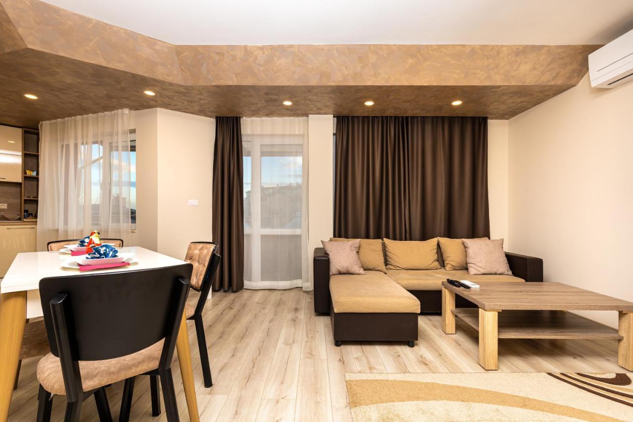 Sunny 1Bd Apartment In Old Town By Flat Mаnager بلوفديف المظهر الخارجي الصورة