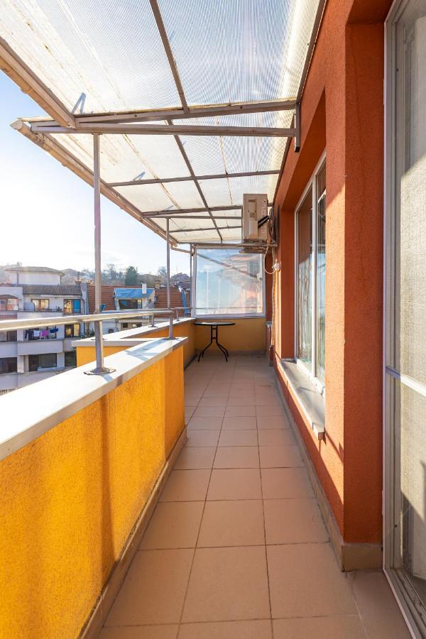 Sunny 1Bd Apartment In Old Town By Flat Mаnager بلوفديف المظهر الخارجي الصورة